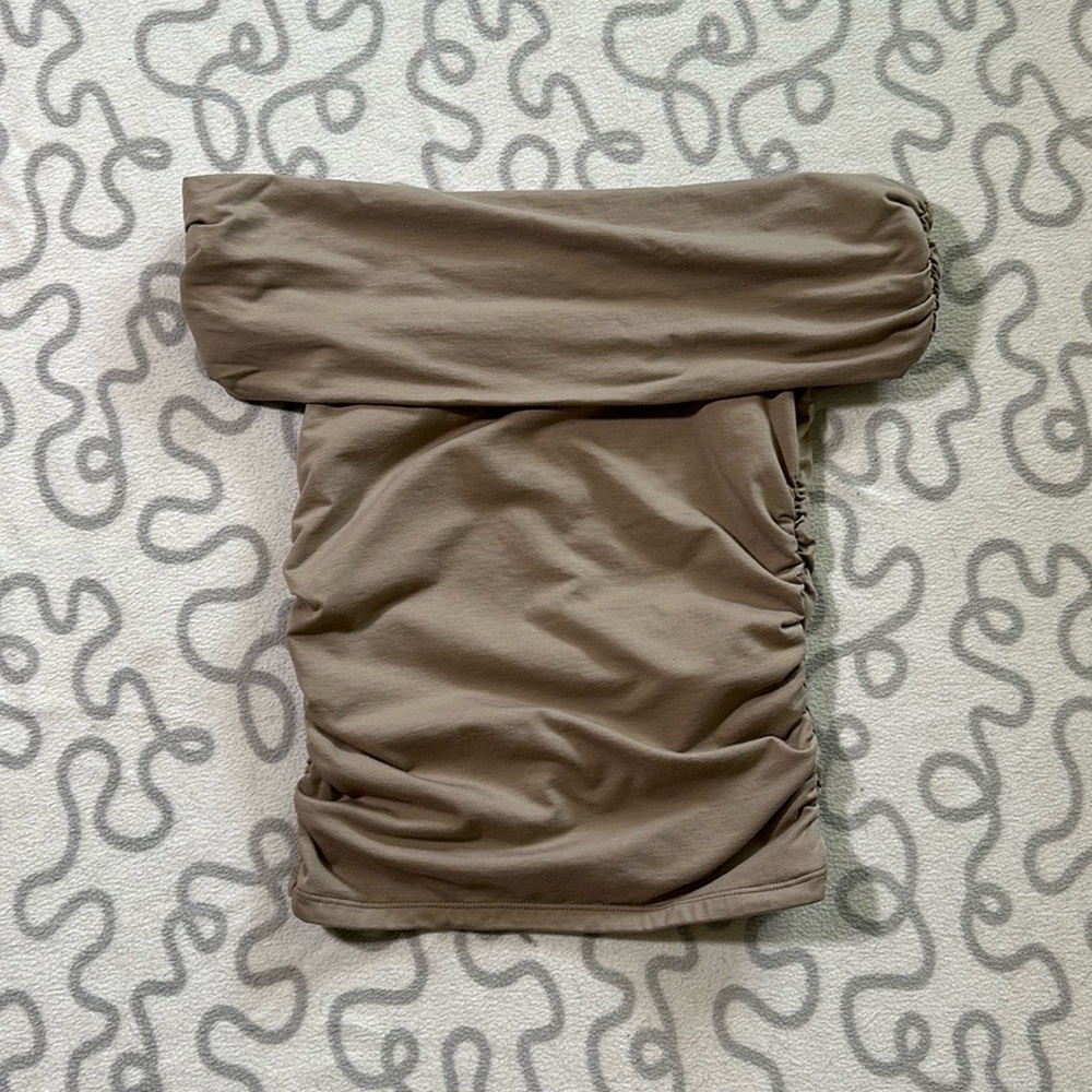 Abercrombie & Fitch Off-The-Shoulder Ruched Top
